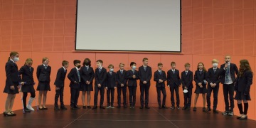 Slavnostní zahajovací assembly na gymnáziu