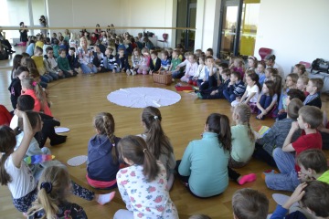 Velikonoční MOA v zrcadlovém sále